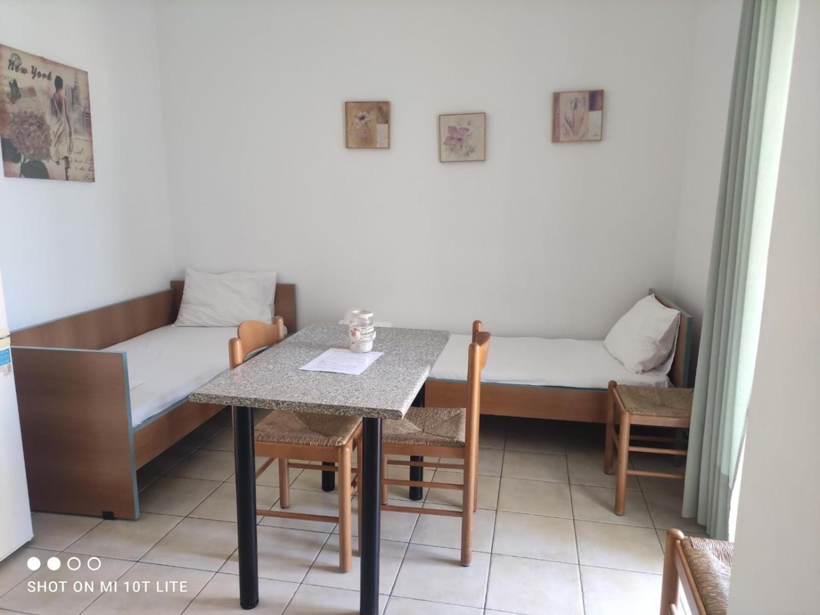 Yannis Apartments Amoudara  Bagian luar foto