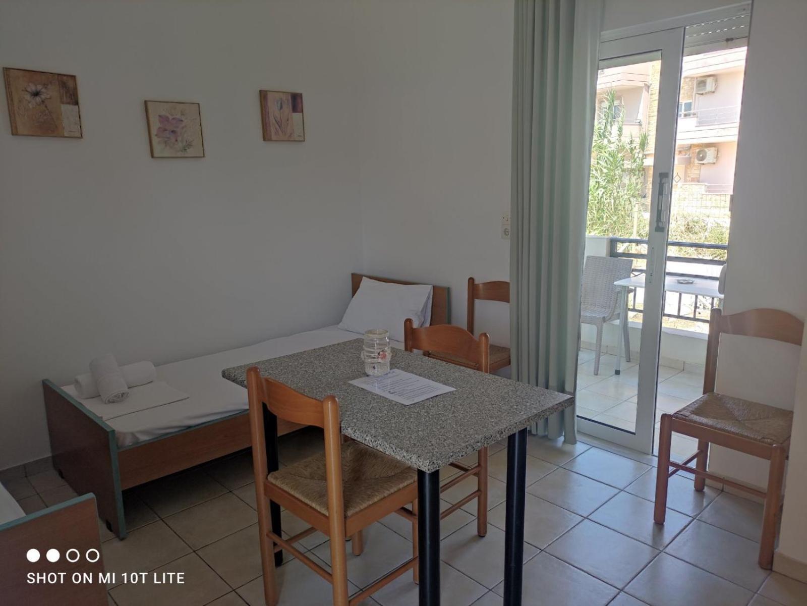 Yannis Apartments Amoudara  Bagian luar foto