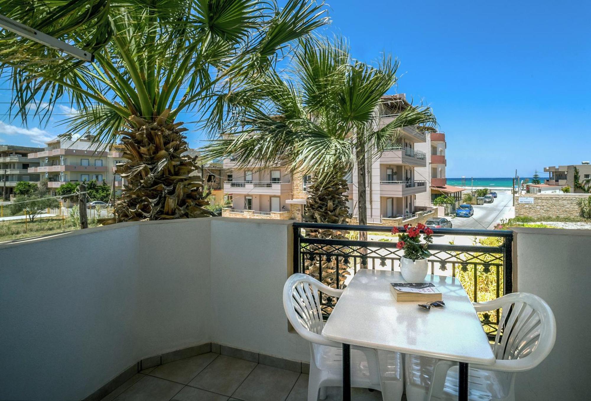 Yannis Apartments Amoudara  Bagian luar foto